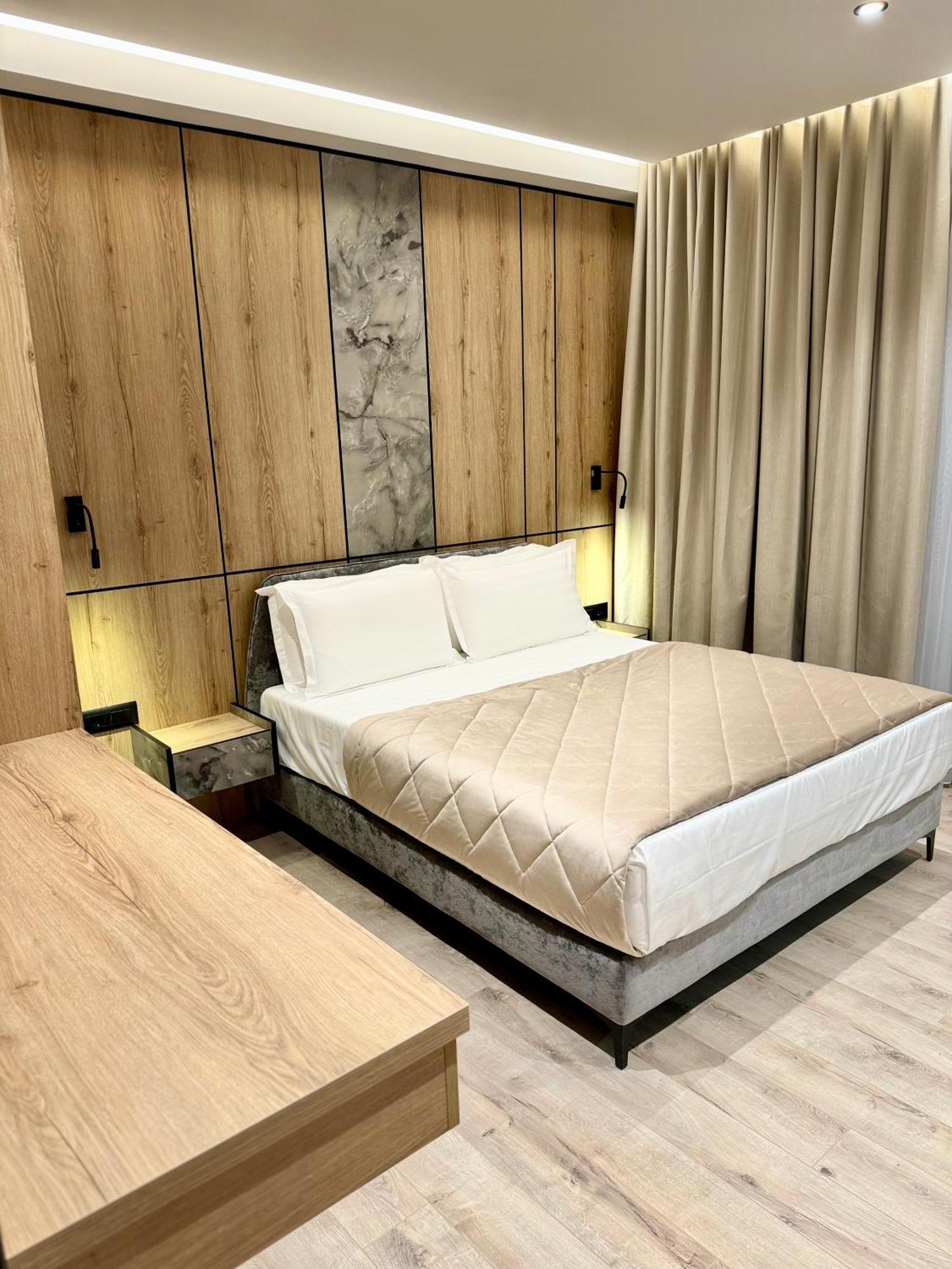 Joni Premium Hotel 4*