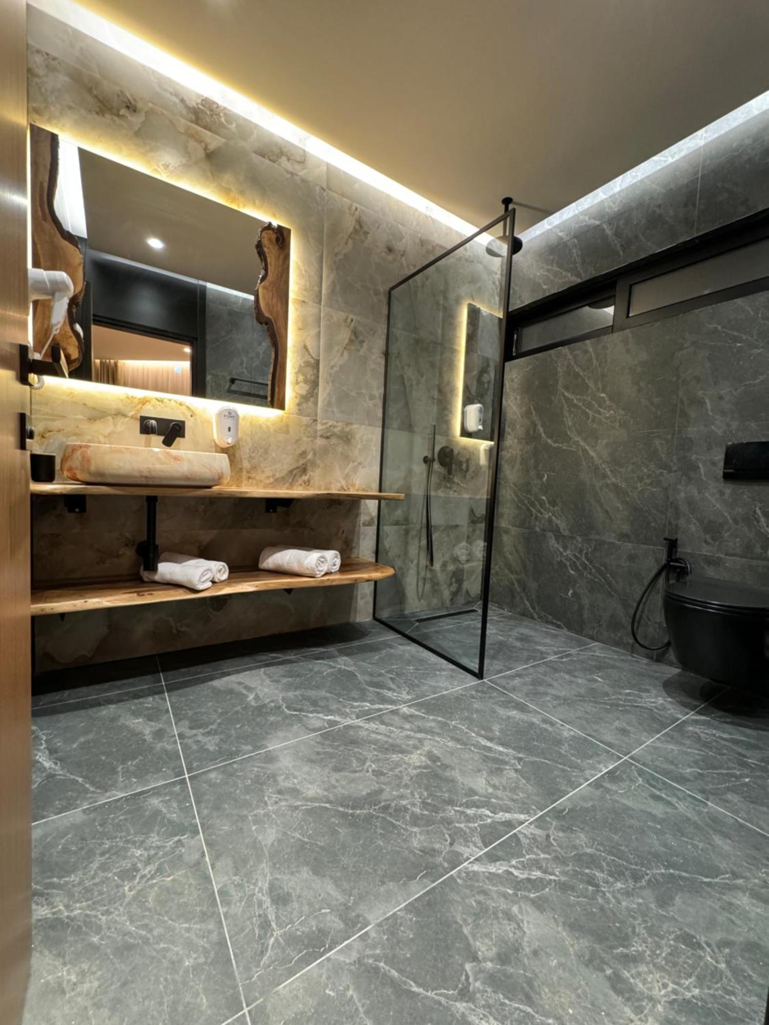 Joni Premium 4* Ksamil